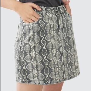 Blank NYC Women's Snake Along Mini Denim Skirt, 25, 0, NEW